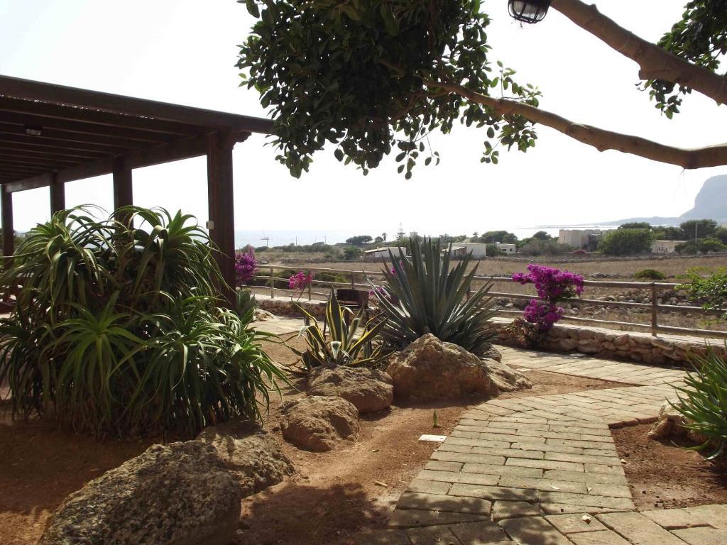 منزل الضيف فافينانا  في Il Giardino Delle Aloe الغرفة الصورة