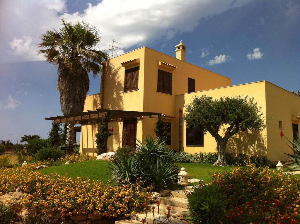 منزل الضيف فافينانا  في Il Giardino Delle Aloe المظهر الخارجي الصورة